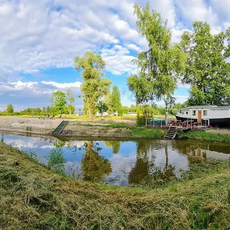 Kalurikula Fishing Village Hotel *