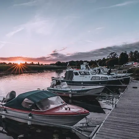 Kalurikula Fishing Village מלון
