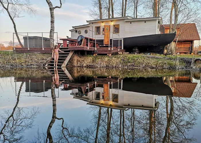 Kalurikula Fishing Village * Parnu
