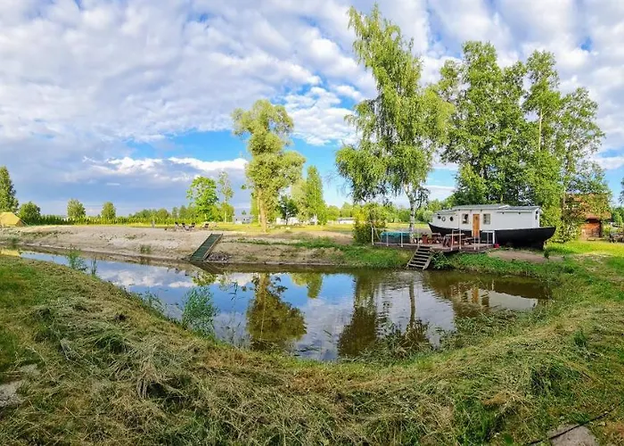 Kalurikula Fishing Village Отель *